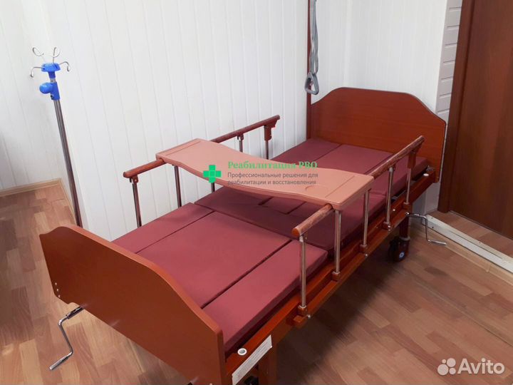 Медицинская кровать для ухода за больными