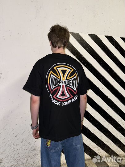 Футболка Independent
