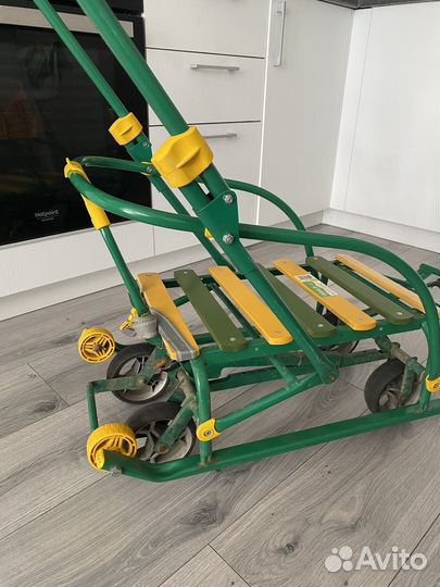 Детские санки на колесах и сиденье ника