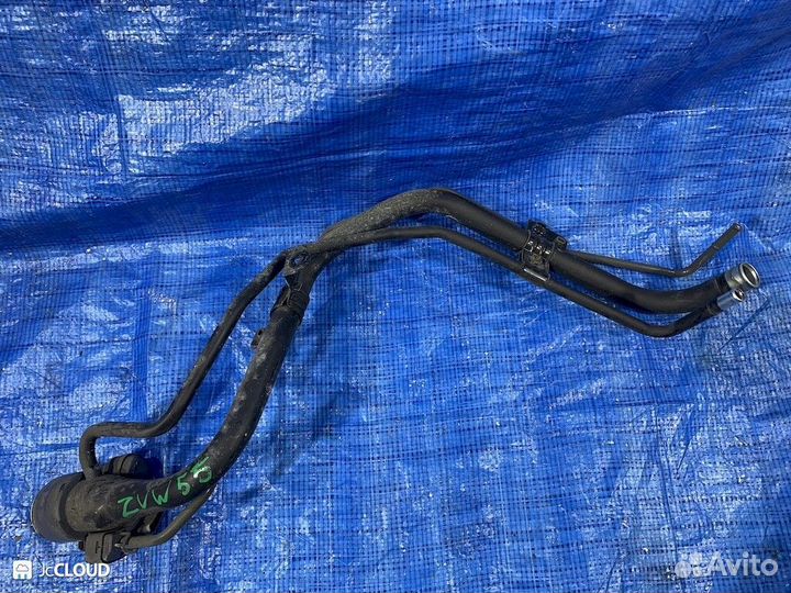 Горловина топливного бака на toyota prius ZVW55 2z