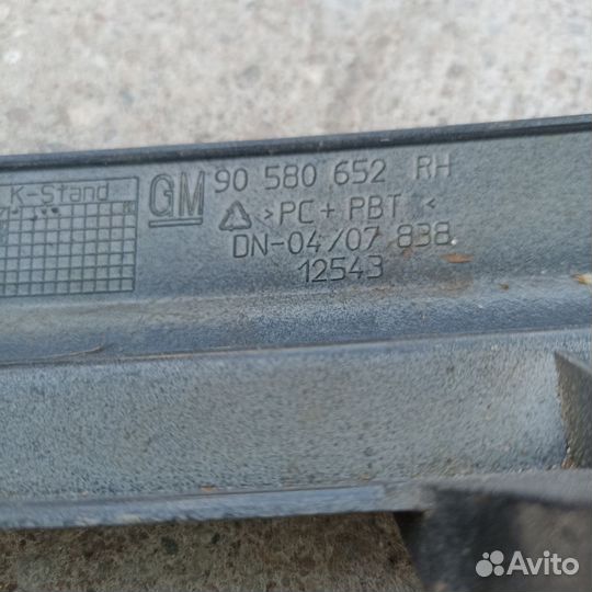 Opel Zafira А ресничка фары правая