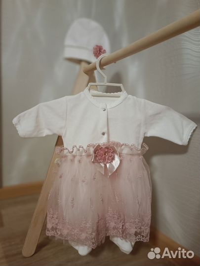 Комбинезон с юбкой, шапкой на девочку новый 0-3мес