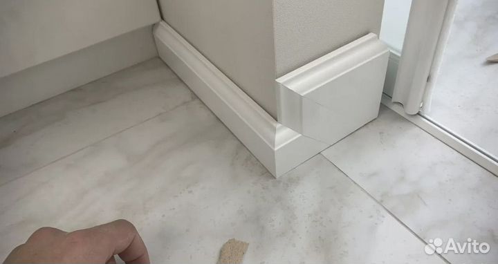 Установка напольного плинтуса