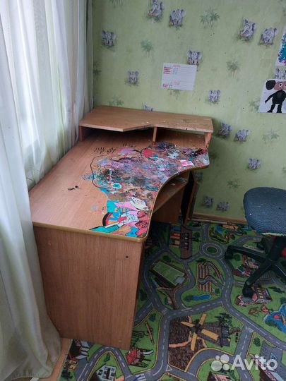 Компьютерный стол