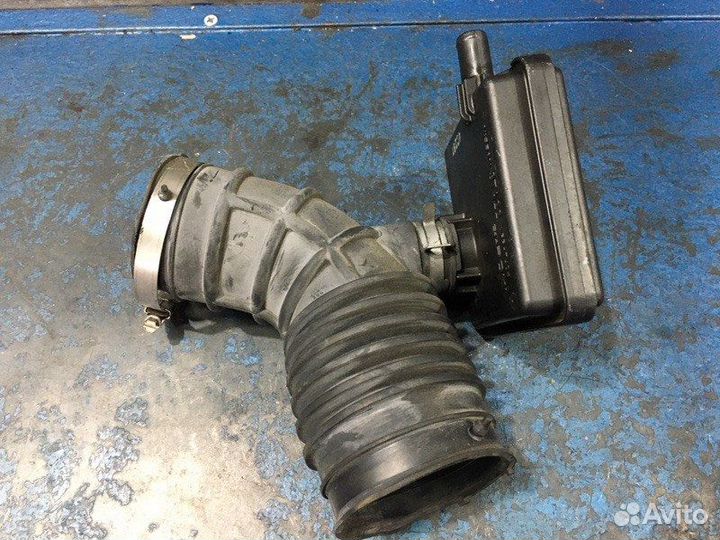 Патрубок дросселя Nissan Teana L33