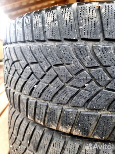 Goodyear UltraGrip Performance 255/40 R20