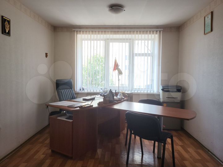 13 офисов на Малиновского, 278 м²