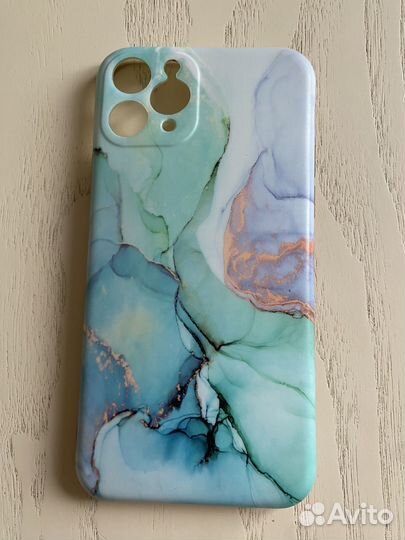 Чехлы на телефон