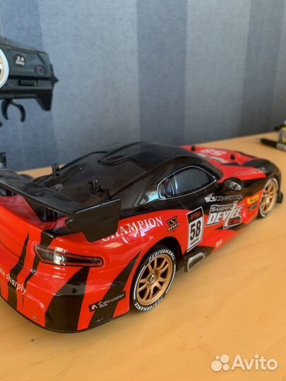 Машина на радиоуправлении для дрифта