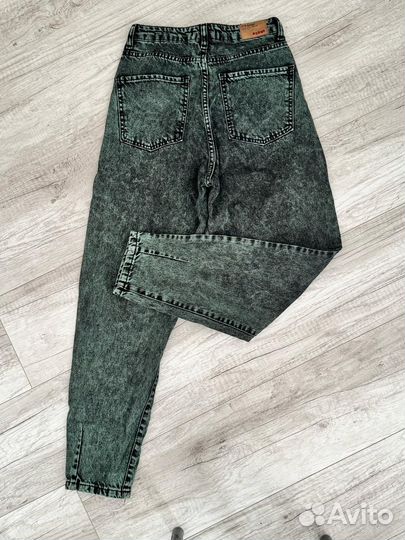 Джинсы бананы