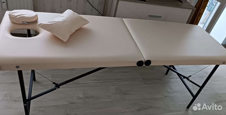 Кушетка складная с отверстием