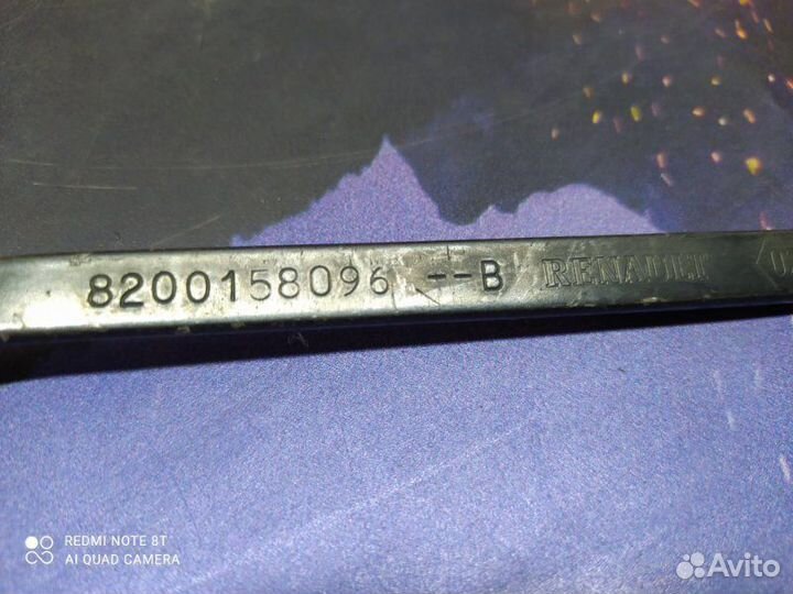 Поводок стеклоочистителя правый Renault Kangoo 1