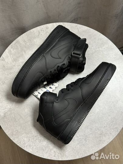 Nike Air Force 1 Mid Black