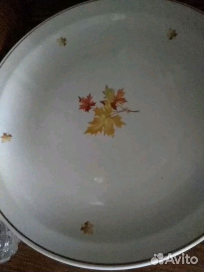 Сервиз. Новое блюдо фаянс д-р 36 см. Тарелки