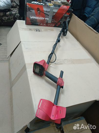 Металлоискатель Minelab Vanquish 440