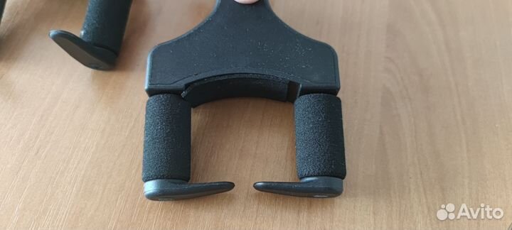 Держатель для гитары на стену