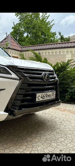 Решётка радиатора Lexus LX570 Black Vision 2018