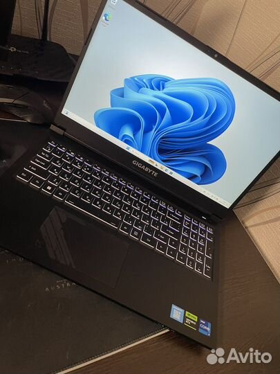 Топовый игравой ноутбук gigabyte