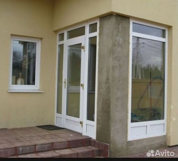 Пластиковая дверь / входная группа