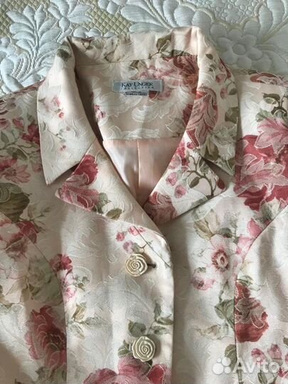 Костюм женский 44