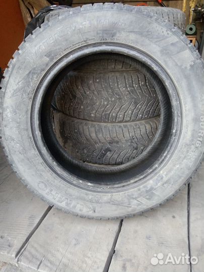 Kumho WinterCraft Ice WI31 215/60 R16 99T