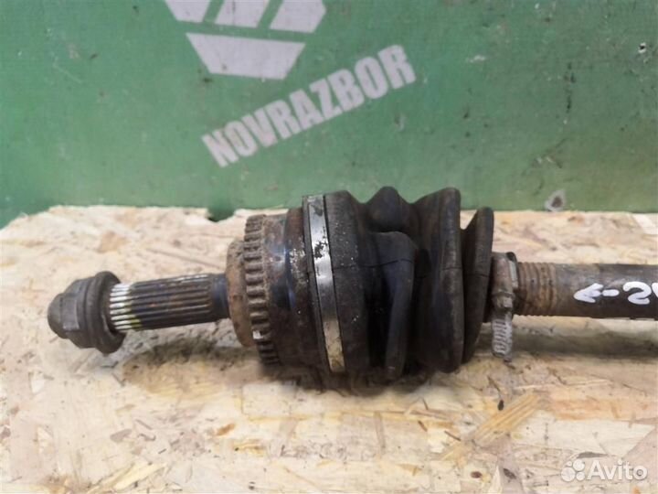 Полуось передняя правая Митсубиси Галант 8