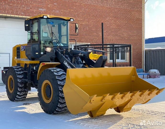 Машинист фронтального погрузчика