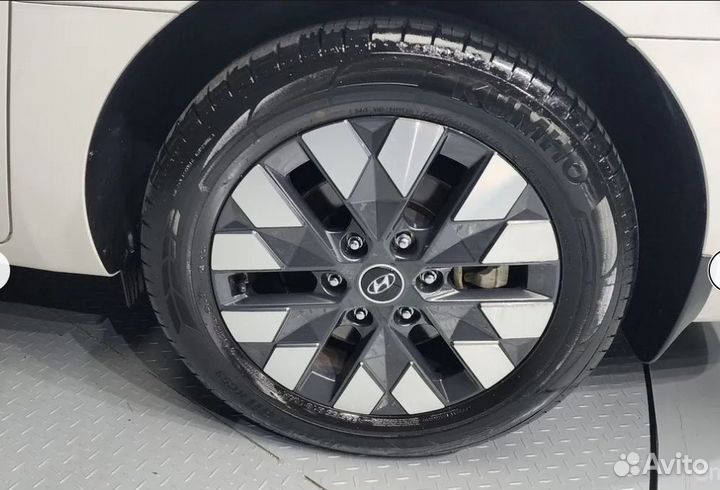 Hyundai Staria 2.2 AT, 2022, 25 500 км