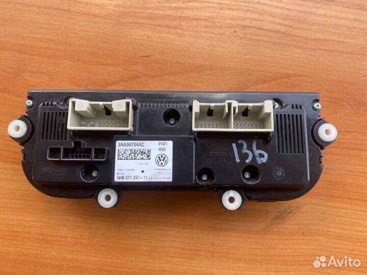 Блок управления климат контролем Volkswagen Passat