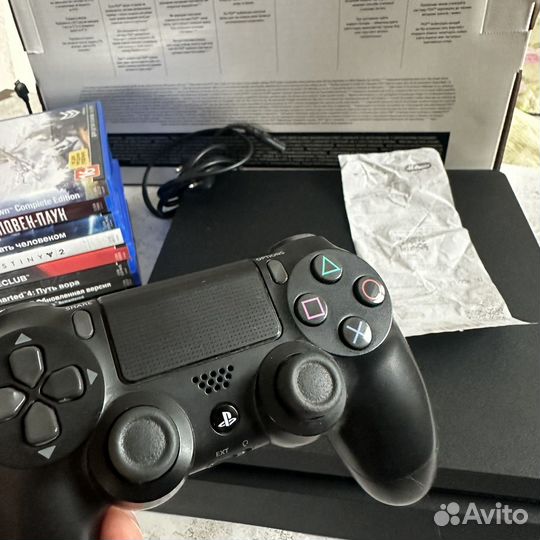 Sony PS4 slim с чеком, идеал, 3 рев