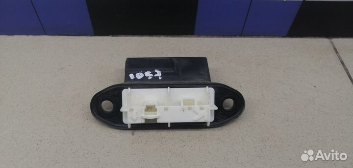 Кнопка открывания багажника RAV 4 2013