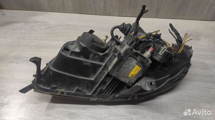 Фара правая опель омега б рестайлинг ксенон