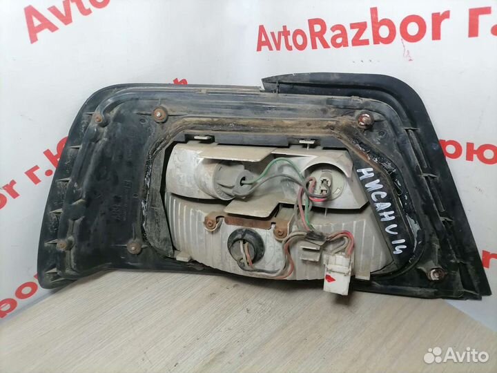 Фонарь задний правый Nissan Bluebird U14