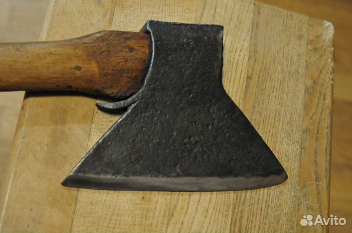 Старинный кованый валочный топор люк царский