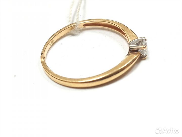 Кольцо с природным камнем Золото