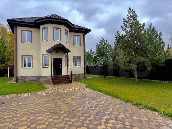 Дом 236 м² на участке 7,2 сот.