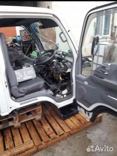 Isuzu ELF 3.1 МТ, 2005, битый, 100 000 км