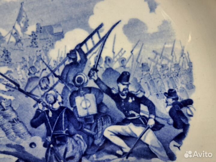 Тарелка из серии