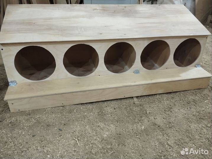 Гнездо для кур с яйцесборником