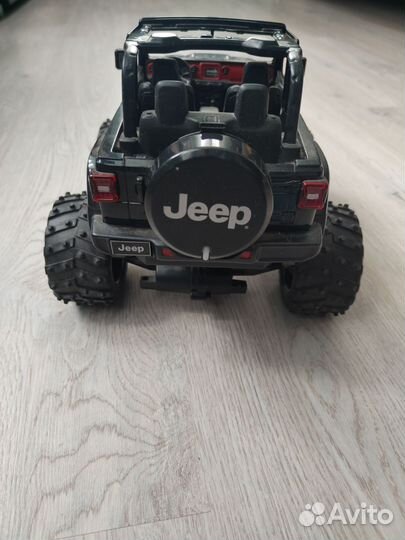 Внедорожник на пульте управления