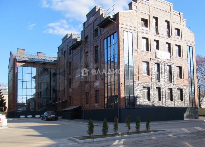 3-к. квартира, 90,3 м², 2/4 эт.