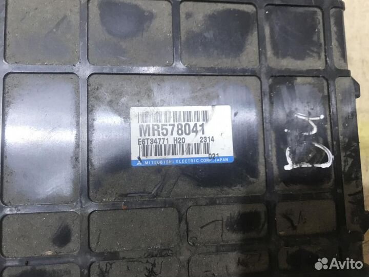MR578041 Блок управления Mitsubishi Carisma