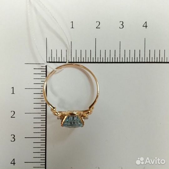 Золотое кольцо с камнем 18р