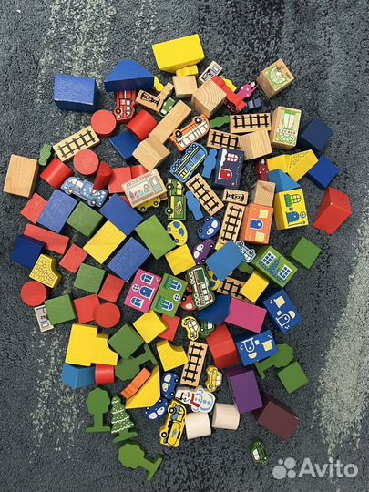 Наборы кубиков и часы омникус Бен Тен игрушки