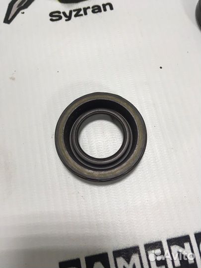 Уплотнитель свечного колодца Toyota