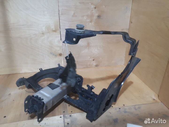 Рамка фары правая мерседес 211