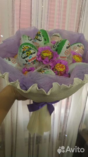 Букет из Рафаэлло и Киндерсюрпризов