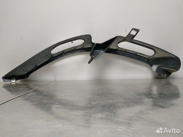 Кронштейн бампера передний правый Citroen C3 2003