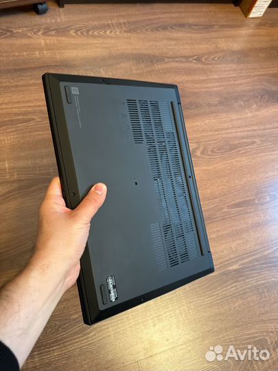 ThinkPad P1 Gen 4 i7-11850H 32gb 1TB nvidia