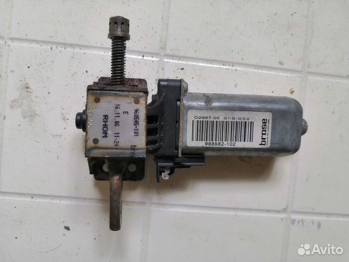 Мотор регулировки сиденья VW Touareg 2006 3.6